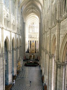 Interieur van de Kathedraal van Amiens (Somme 80) door French School