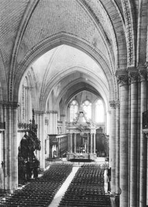 Interieur van het schip en het koor, c.1150-1250