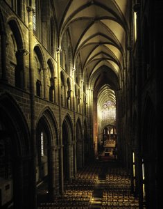 Interieur van de Kathedraal Saint Samson van Dol de Bretagne (Ille et Vilaine)