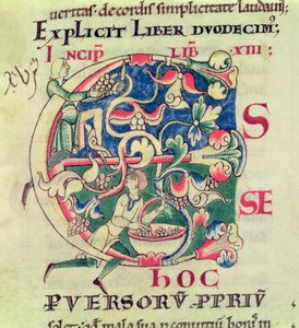 Ms 173 f.32 Geïllustreerde initiaal E die de druivenoogst afbeeldt, uit Moralia in Job door paus Gregorius de Grote