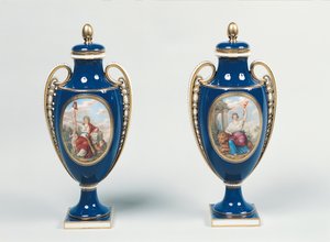 Paar Sevres vazen versierd met allegorische figuren van Gerechtigheid en de Republiek door French School