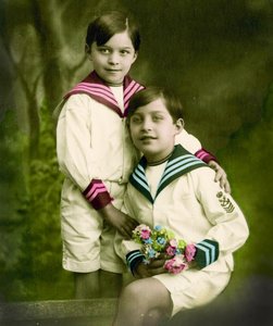 Portret van twee jongens ca. 1898