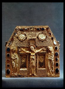 Reliekschrijn van Pepijn I (803-38) koning van Aquitanië (hout overtrokken met goud ingelegd met edelstenen)