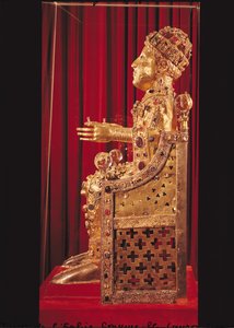 Relikwiebeeld van Sint Foy, ca. 980 (goud, zilver, hout, edel- en halfedelstenen)