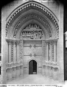 Reproductie van het gevelportaal van St. Johannes de Doper bij de kathedraal van Rouen