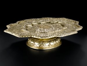 Zilververgulde schaal van gevormde omtrek, uit de Lennoxlove toiletservice, eigendom van Frances Teresa Stewart, hertogin van Richmond en Lennox: Frans, Parijs, 1666 - 1667