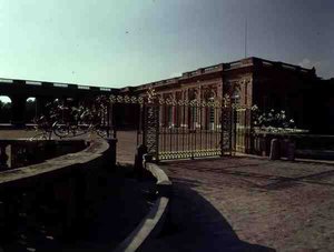 De Vooringang van het Grand Trianon, c.1725