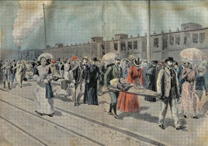 De aankomst van een trein met zieken op het station van Lourdes, waar de brancards hen direct naar de wonderbaarlijke grot brengen en de Dames van de Vereniging Notre-Dame de Salvation en de Kleine Zusters van de Assumptie met toewijding over hen waken door French School
