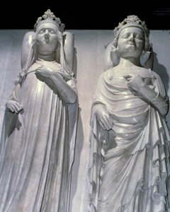 De marmeren graftombes van koningin Jeanne van Evreux (1307-1371) en koning Karel IV de Schone (1294-1328)