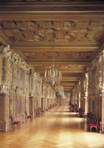 Uitzicht over de lengte van de Galerij van Frans I, 1530-40 door French School