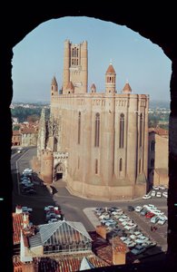 Uitzicht op de Kathedraal van Sainte-Cecile, 1277-1392 door French School