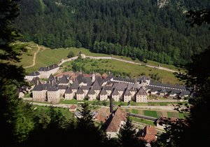 Uitzicht op het kloostercomplex