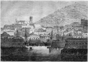 Zicht op de haven en stad Gaete (Gaeta), Italië