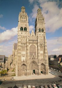 Zicht op de westgevel, 13e-15e eeuw