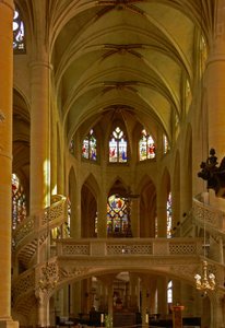 Raam met uitzicht op het oostelijke einde van de kerk door French School
