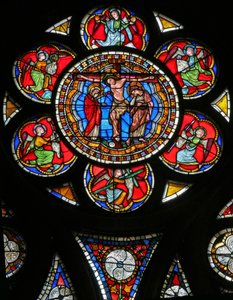 Venster w15 met de kruisiging (meestal modern) door French School