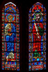 Raam w202 met St. Petrus en St. Paulus door French School