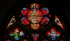 Raam w34 met de Transfiguratie met Elisa en Mozes door French School