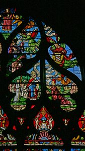Raam w6 met een scène uit het leven van St. Maria Magdalena - de laatste communie van de heilige