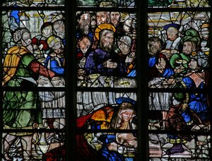 Raam w9 met de gebeurtenissen in Simons huis: Maria Magdalena wast de voeten van Christus
