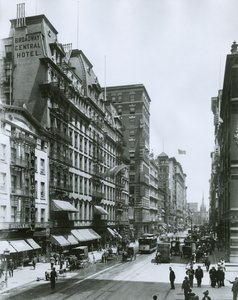 Broadway kijkend naar het noorden vanaf Bond Street, New York City door G.P. Hall und Sohn
