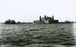 Ellis Island, New York Haven, 1903 door G.P. Hall und Sohn