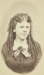 Ongenoemd Portret van een Vrouw door G. C. Gilchrest