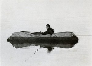 Campbell op een kajak, 1911, 1913 door G. Murray Levick