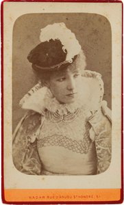 Portret van Sarah Bernhardt 1844-1923, ca. 1865