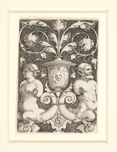 Sierlijke vaas met twee figuren door Georg Pencz