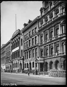Colmore Row, Birmingham, 1941 door George Bernard Mason