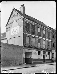 Mermaid Inn, Gosford Street, Coventry, 1941 door George Bernard Mason