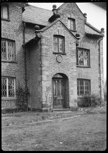 Knobb Hall, Manchester door George Bernard Wood