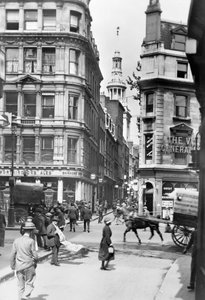 Cannon Street en St Mary Aldermary Church, Londen, c1920s door George Davison Reid