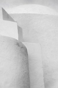 Witte architectonische rondingen door George Digalakis