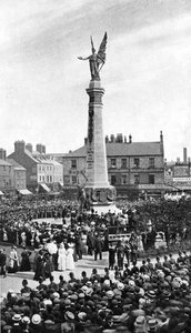 Onthulling van het Northumberland Oorlogsmonument door George Frank