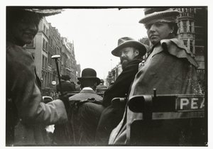 George Breitner en Marius Bauer in een rijtuig in Londen