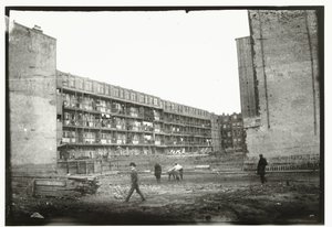 Nieuwbouw aan de Overtoom in Amsterdam door George Hendrik Breitner
