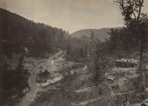 Whiteside Valley onder de brug, 1860s door George N. Barnard