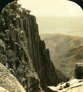 De Noordzijde van de Kloof, Buffalo Ranges, Victoria, Australië, c1909 door George Rose