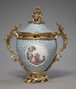Gedekte vaas, vervaardigd door Meissen Porselein Fabriek, Duitsland, 1749 door German School