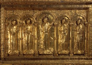 Voor het altaar van de Kathedraal van Bale Rond de Zittende Christus, de drie aartsengelen (Michael, Gabriel en Raphael) en Sint Benedictus van Nursie, en aan zijn voeten, de Keizer Hendrik II genaamd de Heilige (973-1024) en de Keizerin Cunegonde (975-103 door German School