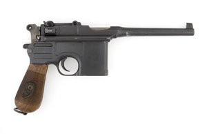 Mauser C96 9 mm zelfladend pistool, Exportmodel omgebouwd naar 9 mm Parabellum door German School