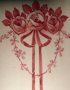 Toiletset met Jugendstil bloemendecoratie (detail)