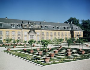 Uitzicht op de oranjerie van de Herrenhausen, aangelegd 1720-23 door German School
