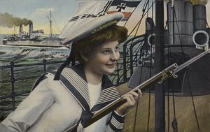 Vrouw in het uniform van een matroos van het Duitse slagschip Braunschweig
