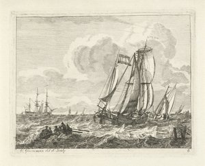 Zeilschepen en een roeiboot op open water