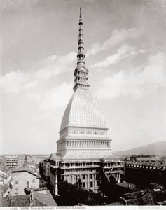 Uitzicht op de Antonelliaanse Mole in Turijn, ca. 1890 door Giacomo Brogi