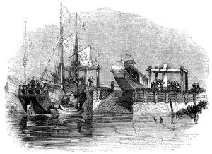 Boot getrokken over een sluis of schutsluis op een kanaal