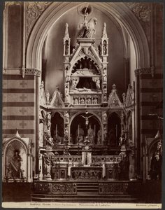Napels S. Giov. Carbonara Monument van Ladislaus